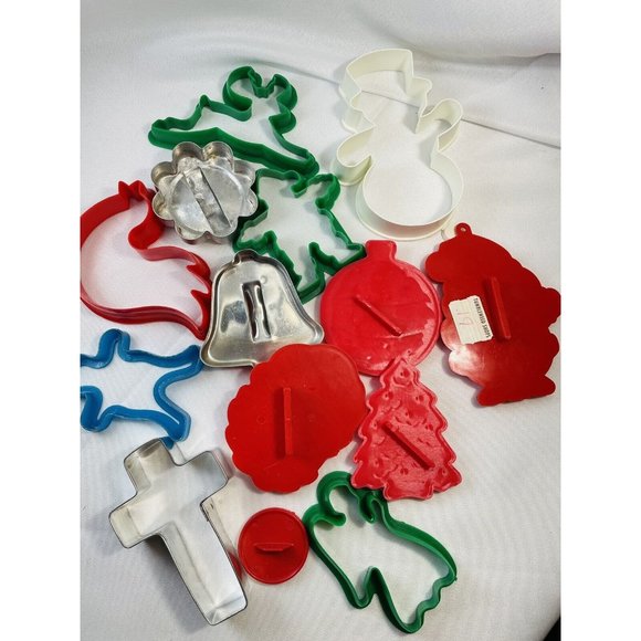14 Vintage Imprint Cookie Cutter Very Random Christmas Holiday Lot - Picture 2 of 9